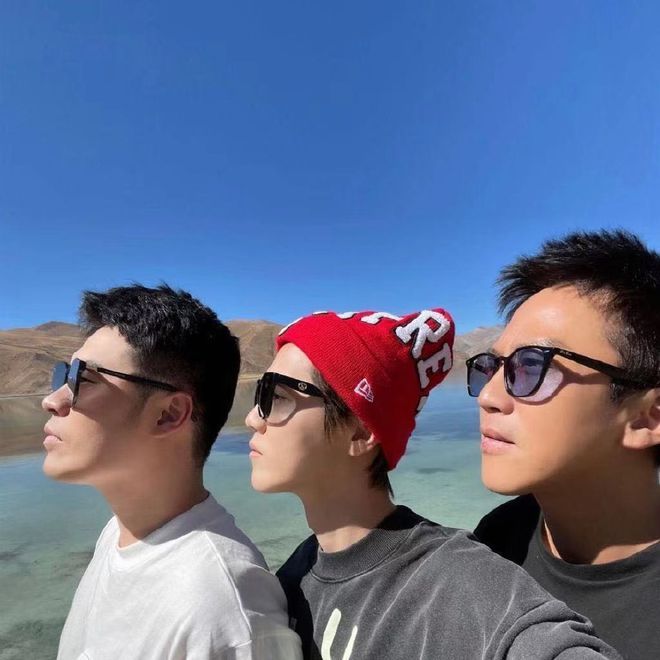 鹿晗31歲生日陳赫鄧超送祝福 網友:關曉彤呢?